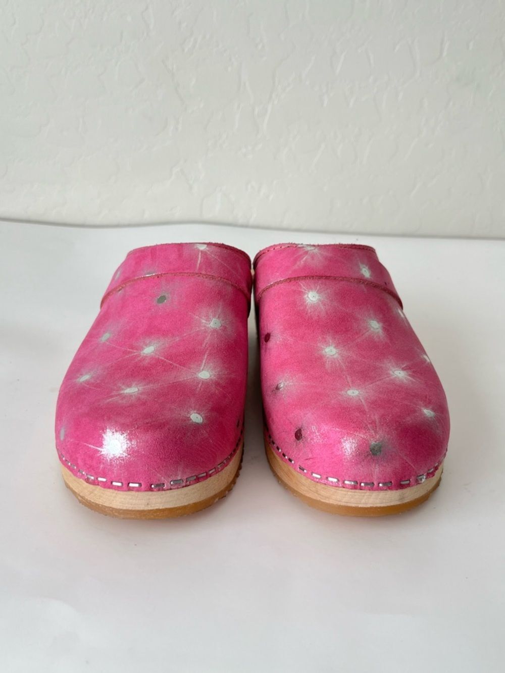 Cape Clog Starburst Colorful Silver Pink Suede European Clogs Size EU 40 US 9 - Picture 3 of 7